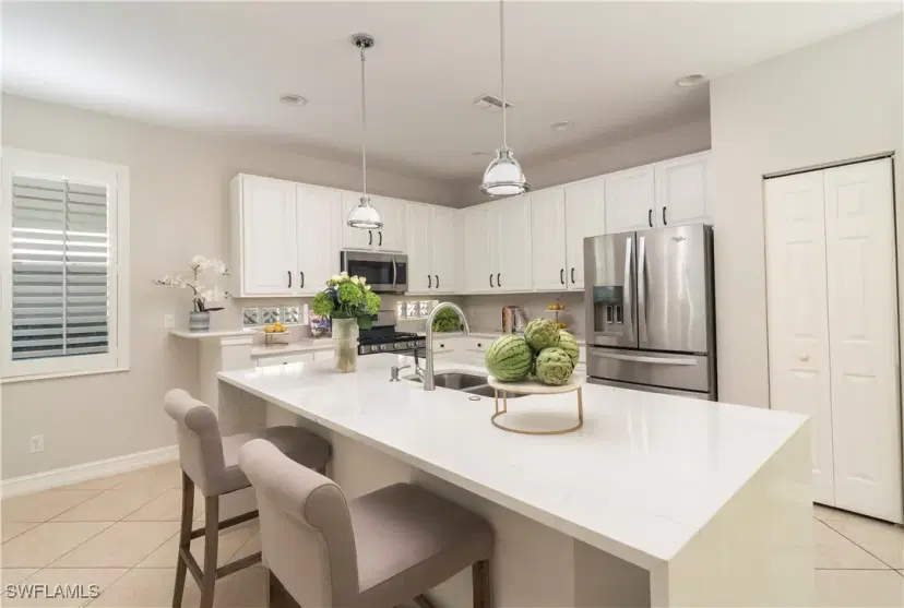 Picture of 1920 Tarpon Bay Dr N 105, Naples FL 34119
