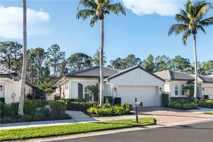 Picture of 1920 Tarpon Bay Dr N 105, Naples FL 34119