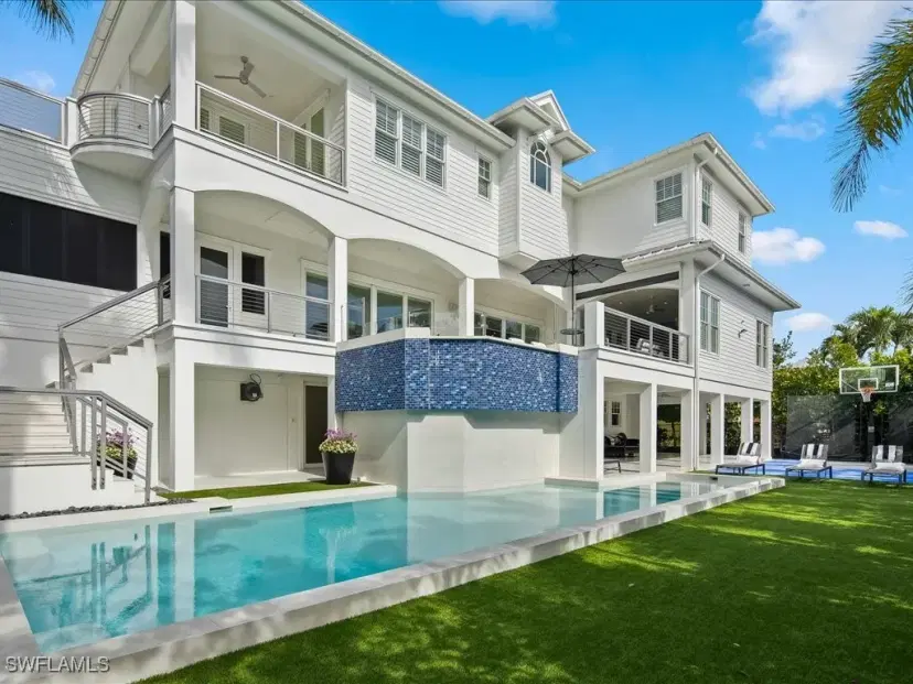 Picture of 140 3Rd Ave S, Naples FL 34102