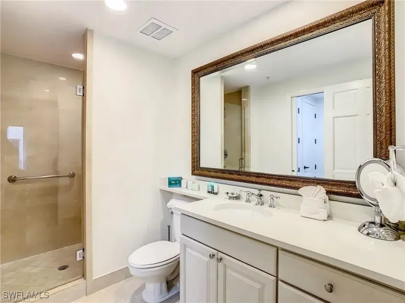 Picture of 221 9Th St S 208, Naples FL 34102