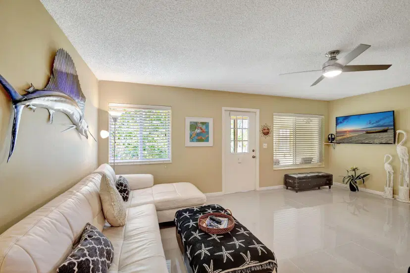 Picture of 329 Pine Ridge Circle B-2, Greenacres FL 33463