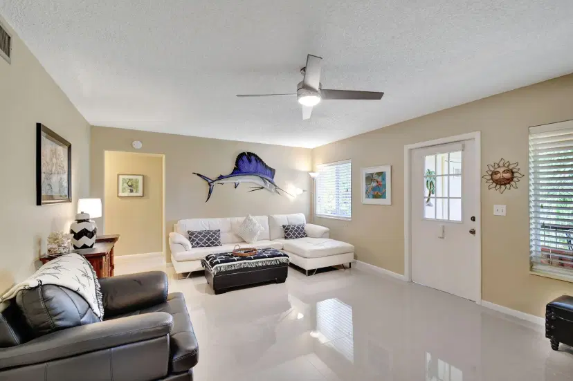 Picture of 329 Pine Ridge Circle B-2, Greenacres FL 33463