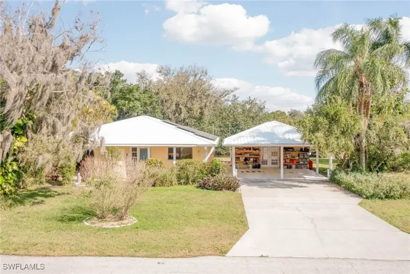 Picture of 2220 Violet Dr, Fort Myers FL 33905