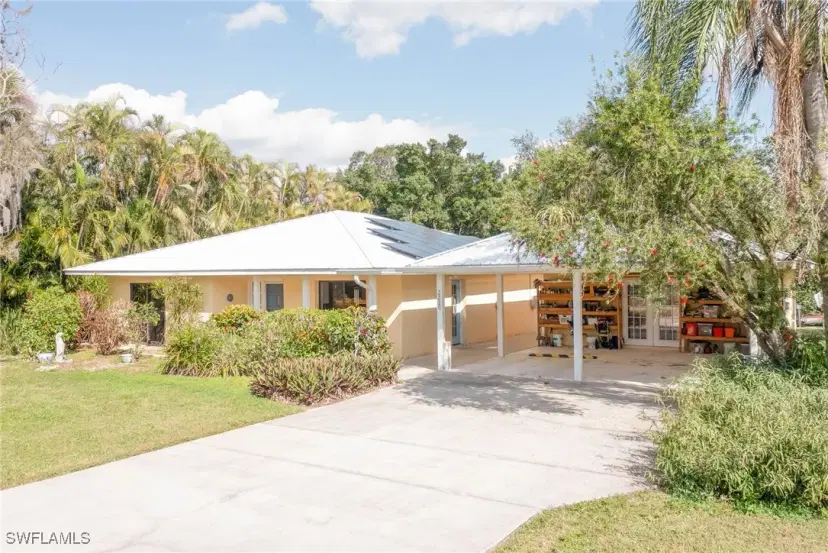 Picture of 2220 Violet Dr, Fort Myers FL 33905