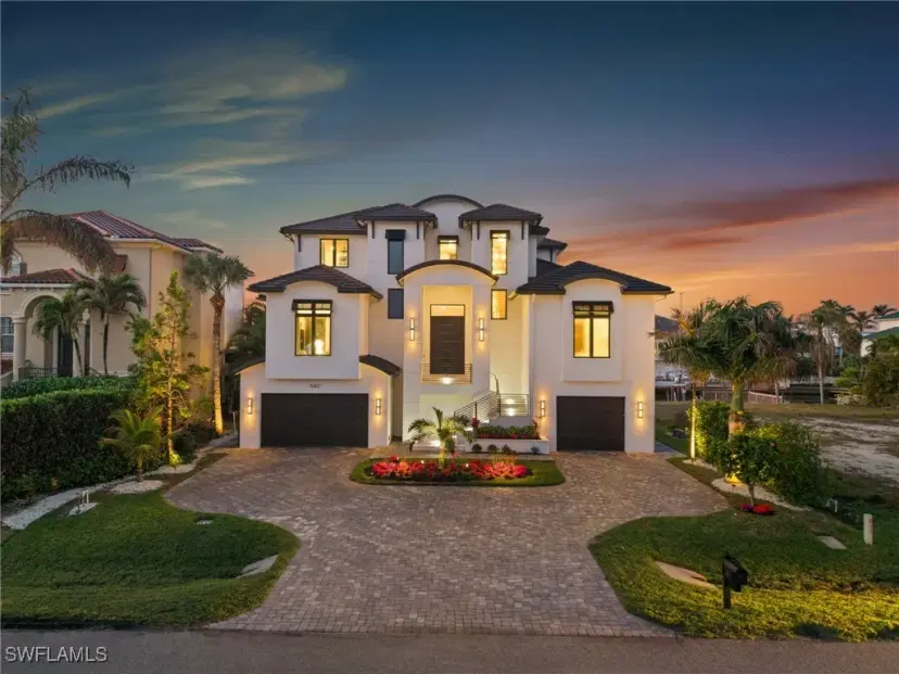 Picture of 380 Trade Winds Ave, Naples FL 34108