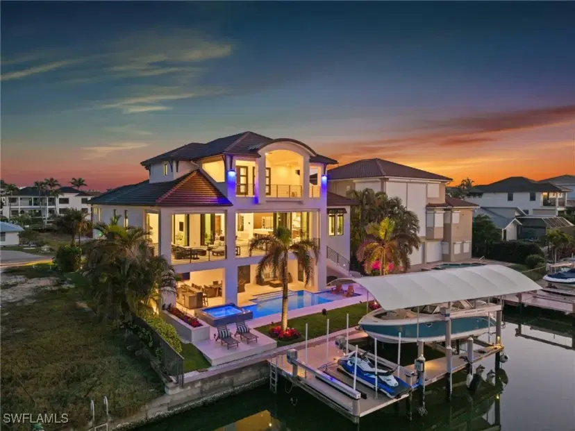 Picture of 380 Trade Winds Ave, Naples FL 34108