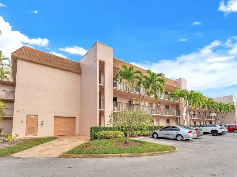 Picture of 10405 Sunrise Lakes Blvd 304, Sunrise FL 33322