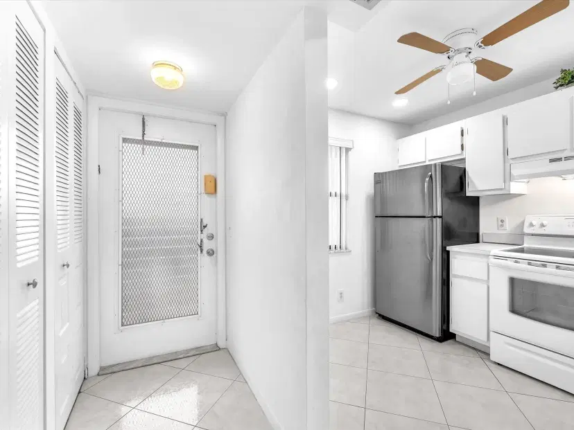 Picture of 10405 Sunrise Lakes Blvd 304, Sunrise FL 33322
