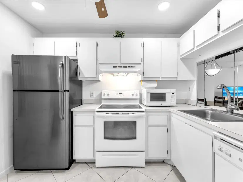 Picture of 10405 Sunrise Lakes Blvd 304, Sunrise FL 33322