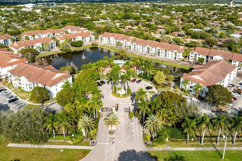 Picture of 921 Villa Circle, Boynton Beach FL 33435