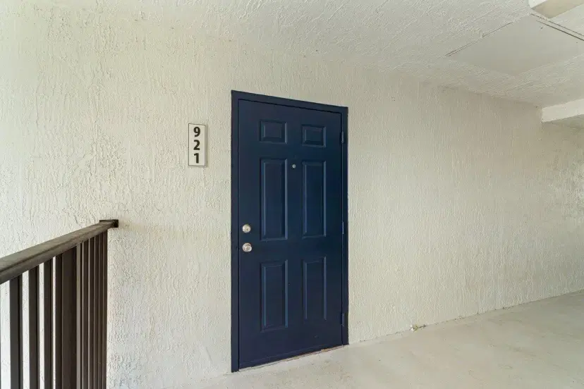 Picture of 921 Villa Circle, Boynton Beach FL 33435