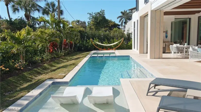 Picture of 590 6Th Ave N, Naples FL 34102