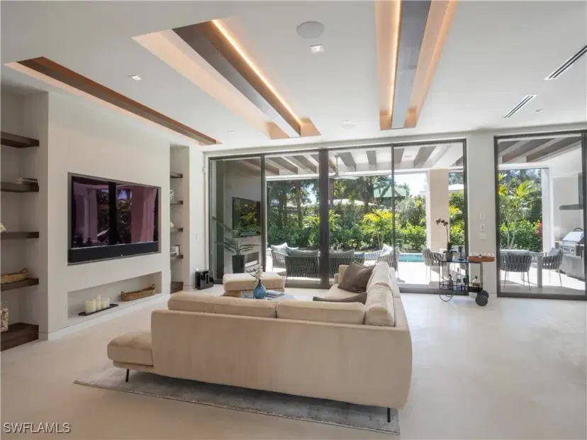 Picture of 590 6Th Ave N, Naples FL 34102