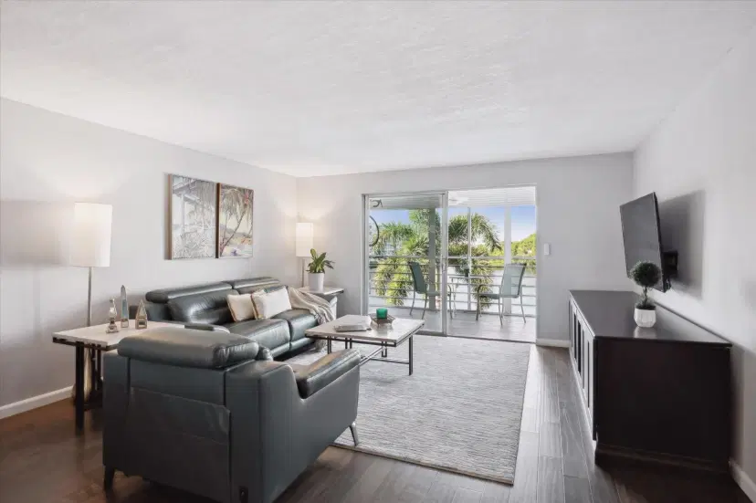 Picture of 131 SE 3Rd Ave 302, Dania Beach FL 33004