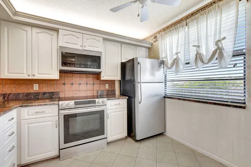 Picture of 6073 Balboa Circle 405, Boca Raton FL 33433