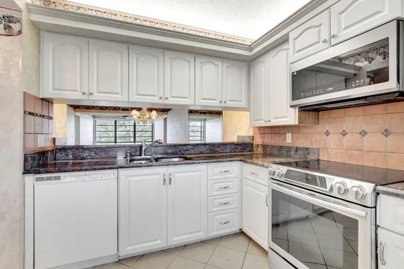 Picture of 6073 Balboa Circle 405, Boca Raton FL 33433