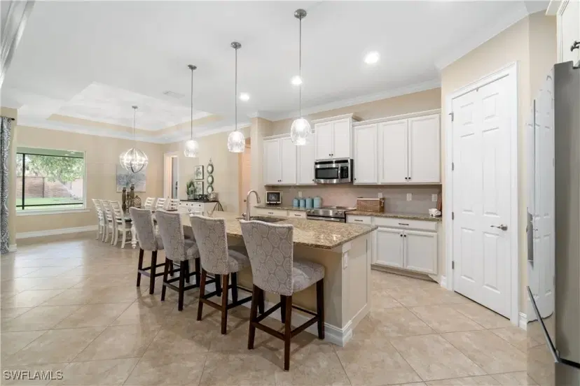 Picture of 10191 Avonleigh Dr, Bonita Springs FL 34135