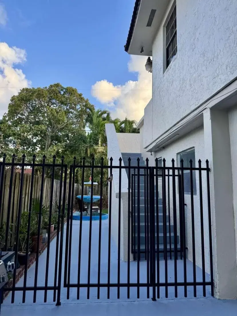 Picture of 760 SE 5Th Pl, Hialeah FL 33010