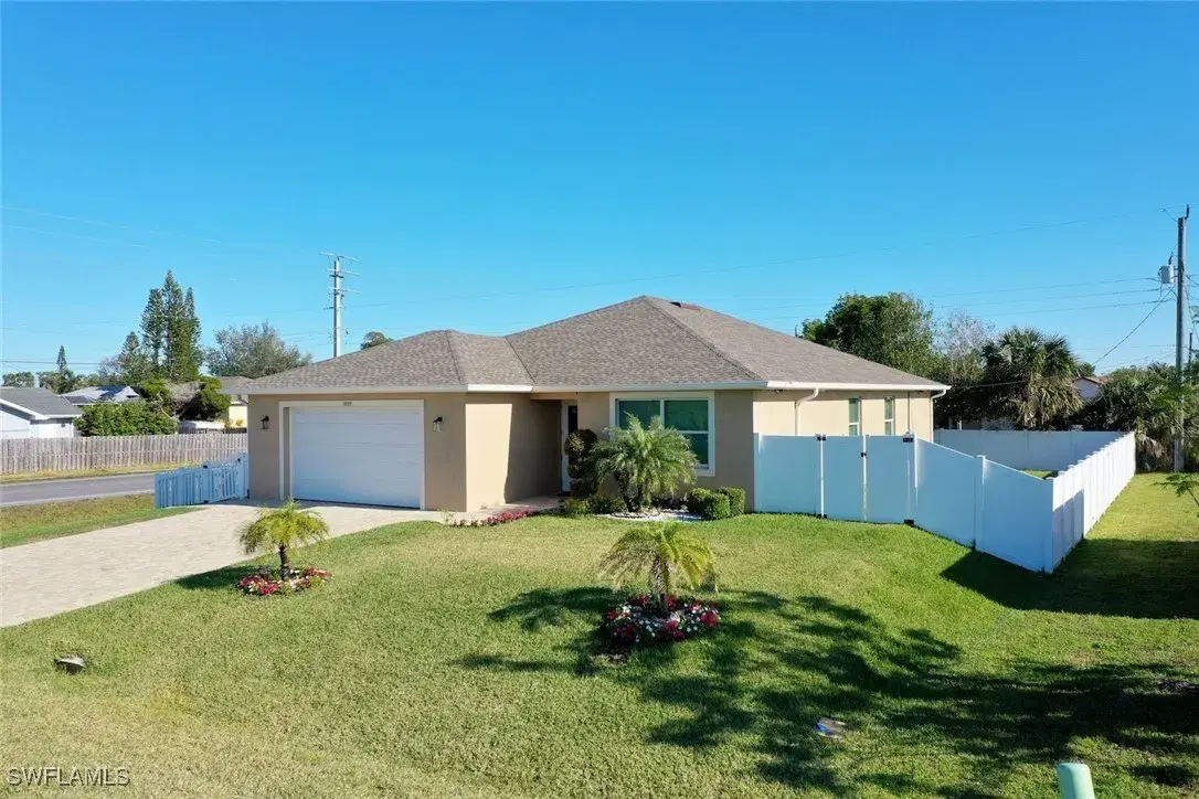 Picture of 18585 Dogwood Rd, Fort Myers, FL 33967