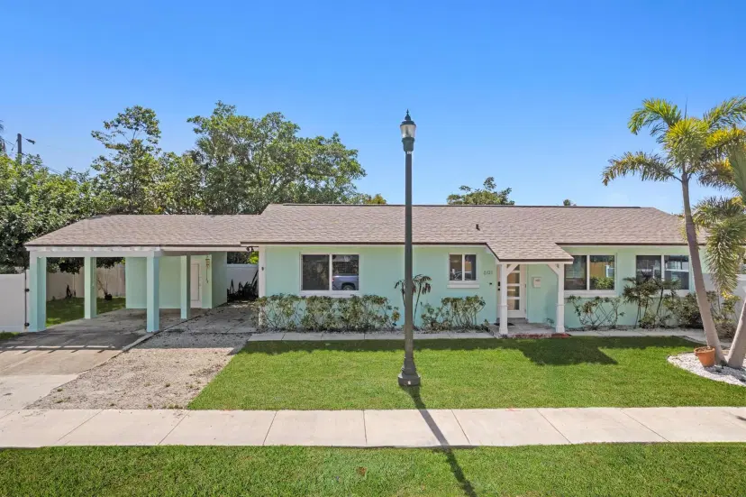 Picture of 601 SE 3Rd Avenue, Delray Beach FL 33483