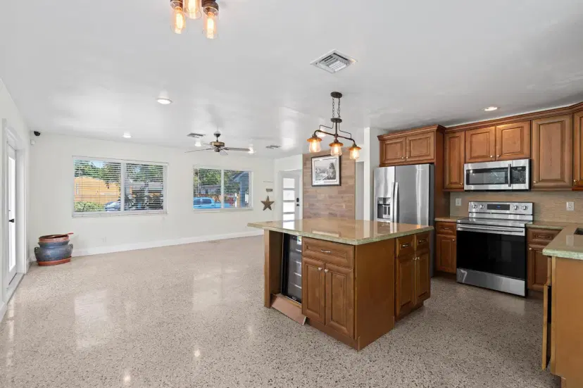 Picture of 601 SE 3Rd Avenue, Delray Beach FL 33483