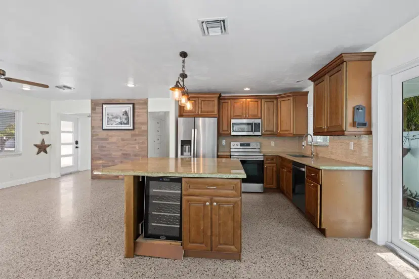 Picture of 601 SE 3Rd Avenue, Delray Beach FL 33483