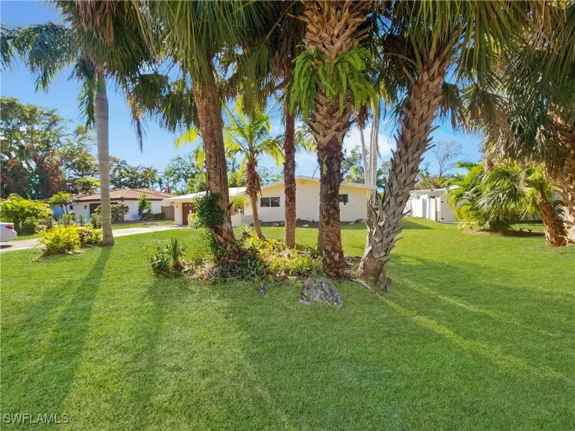 Picture of 1348 Woodmere Ln, Fort Myers FL 33919