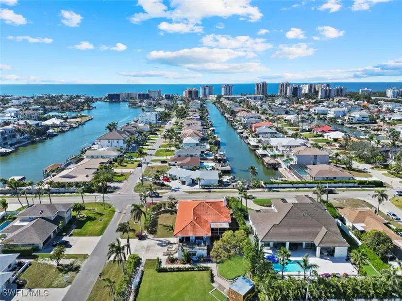 Picture of 10602 Vanderbilt Dr, Naples FL 34108