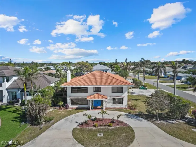 Picture of 10602 Vanderbilt Dr, Naples FL 34108