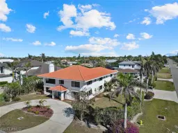 Picture of 10602 Vanderbilt Dr, Naples, FL 34108
