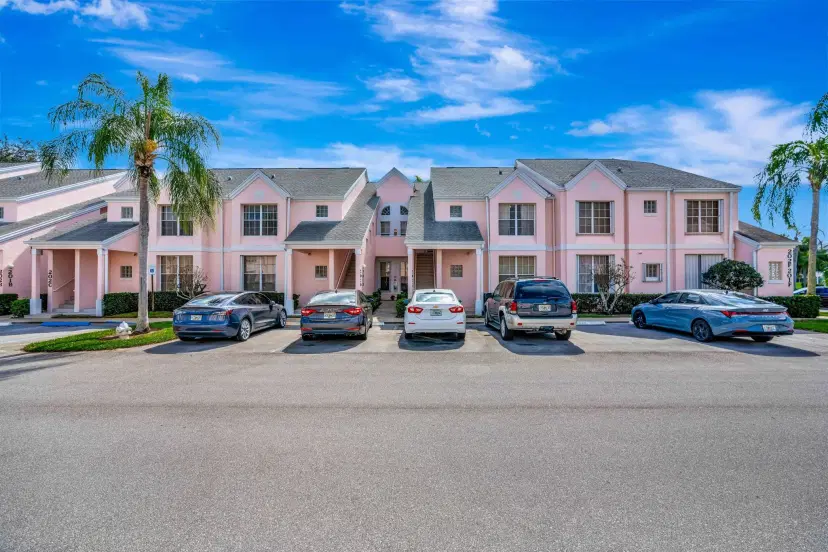Picture of 202 Muirfield Court E, Jupiter FL 33458
