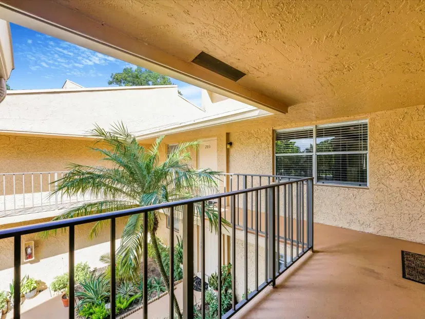 Picture of 7532 NW 86Th Ter 203, Tamarac FL 33321