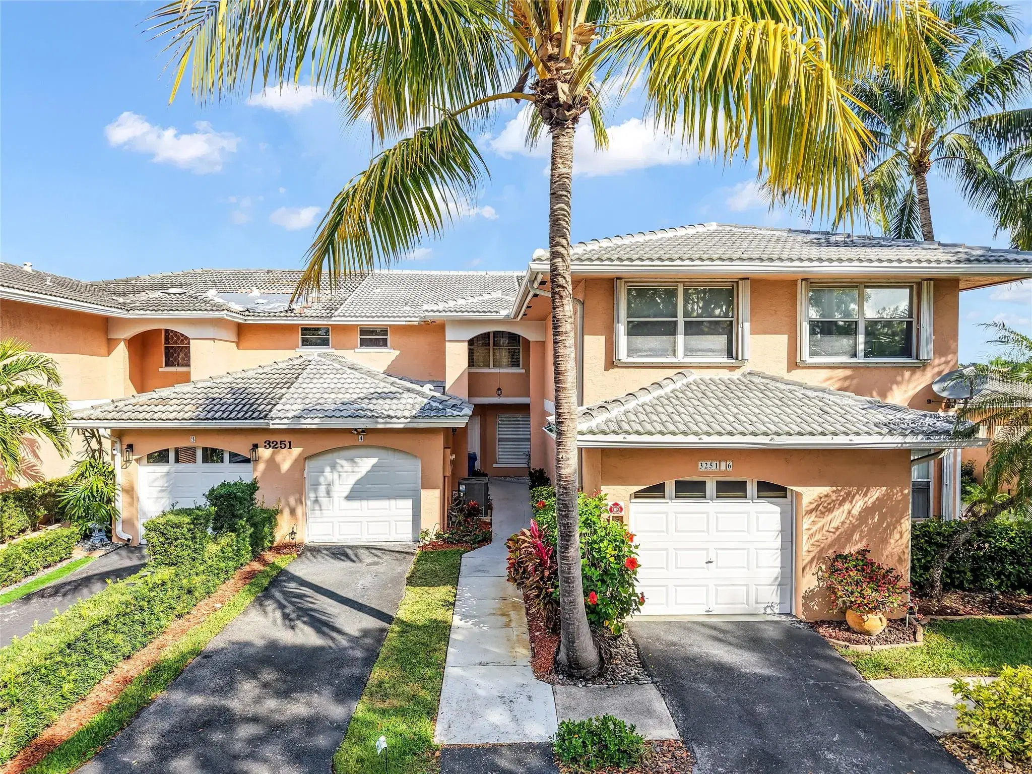 Picture of 3251 NW 44Th St 4, Oakland Park, FL 33309