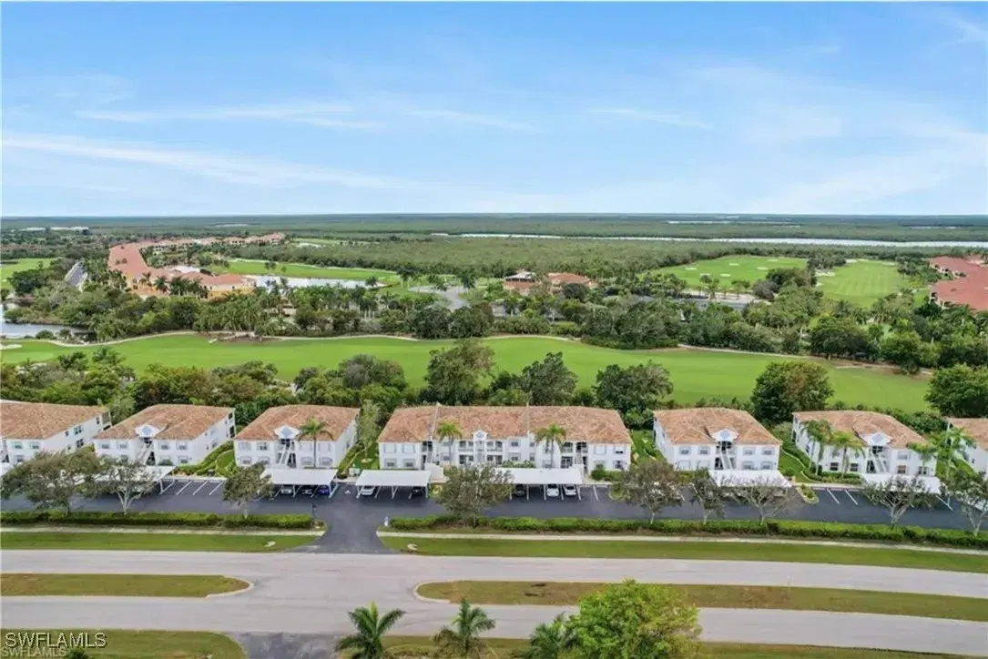 Picture of 1024 Mainsail Dr 512, Naples, FL 34114