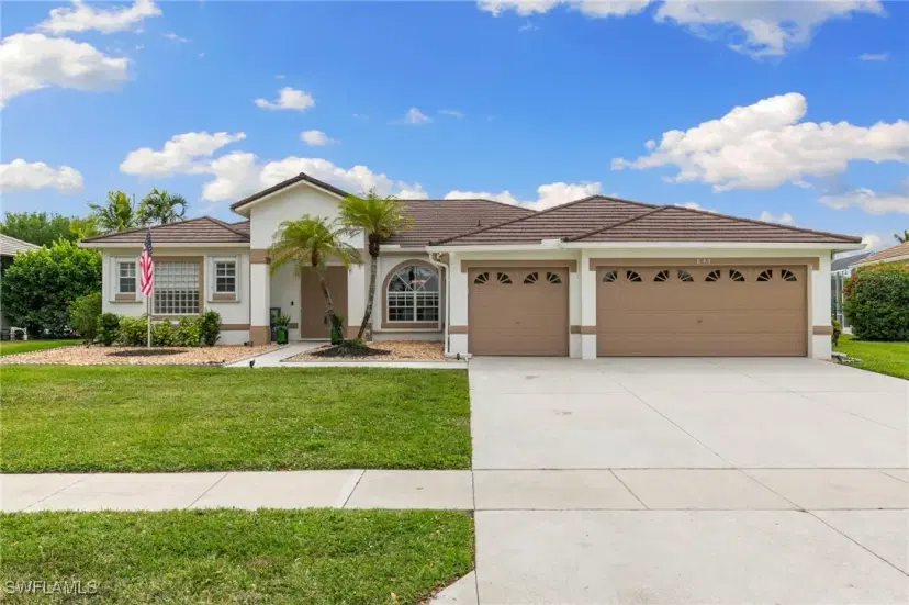 Picture of 893 Grand Rapids Blvd, Naples FL 34120