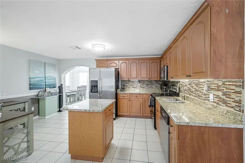 Picture of 814 107Th Ave N, Naples FL 34108