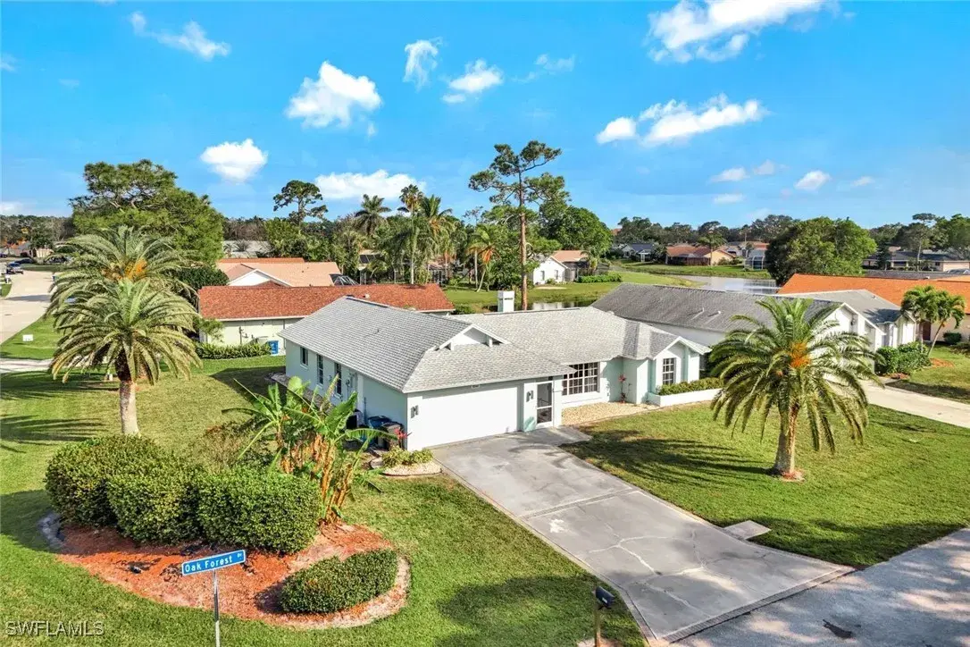 Picture of 19541 Oak Forest Dr, Fort Myers, FL 33967