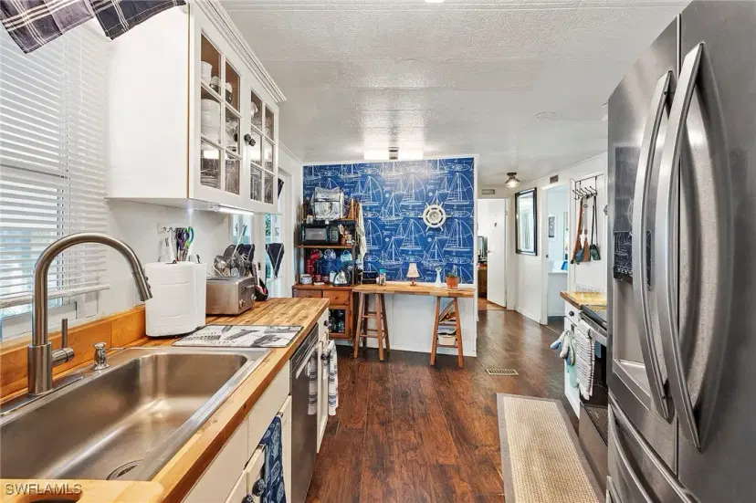 Picture of 190 Grassy Key Ln 31, Naples FL 34114
