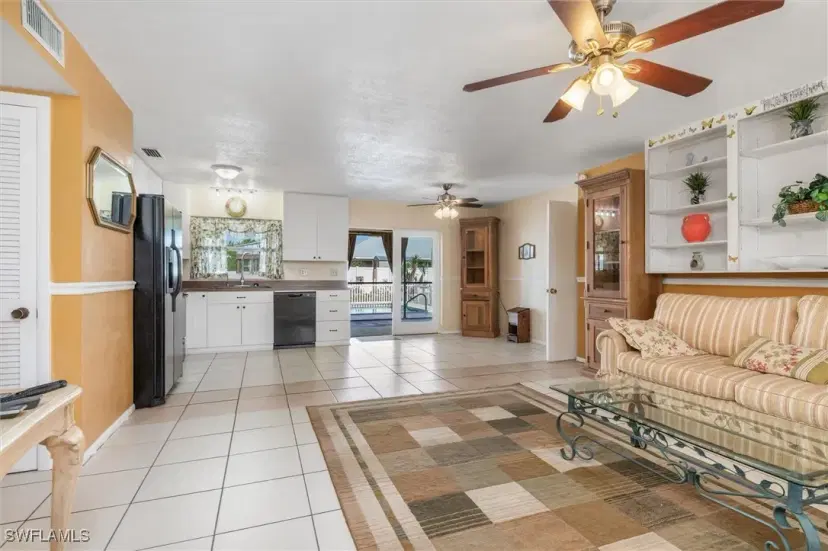 Picture of 530 Lakemont Ave Nw, Port Charlotte FL 33952