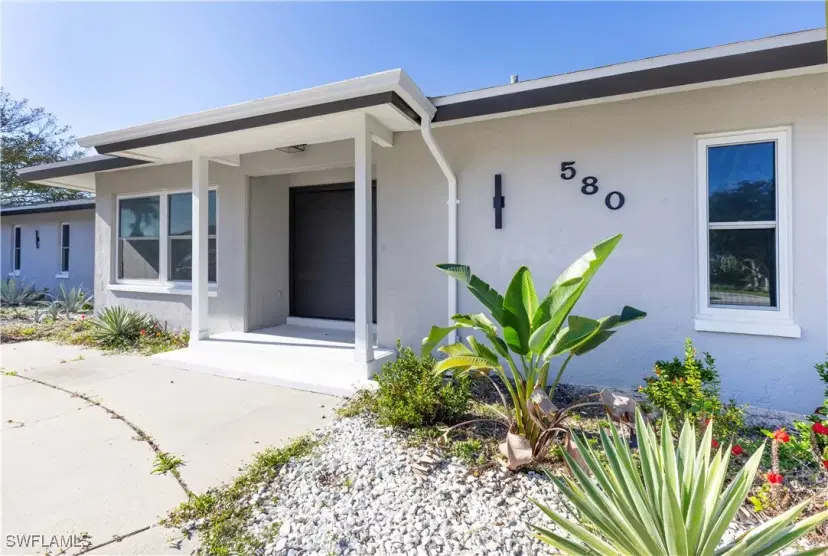 Picture of 580 Inlet Dr, Marco Island FL 34145