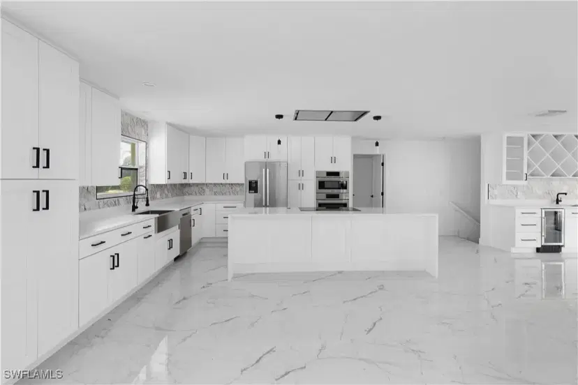 Picture of 580 Inlet Dr, Marco Island FL 34145