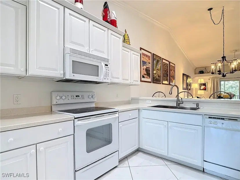 Picture of 10401 Mcarthur Palm Ln 2525, Fort Myers FL 33966