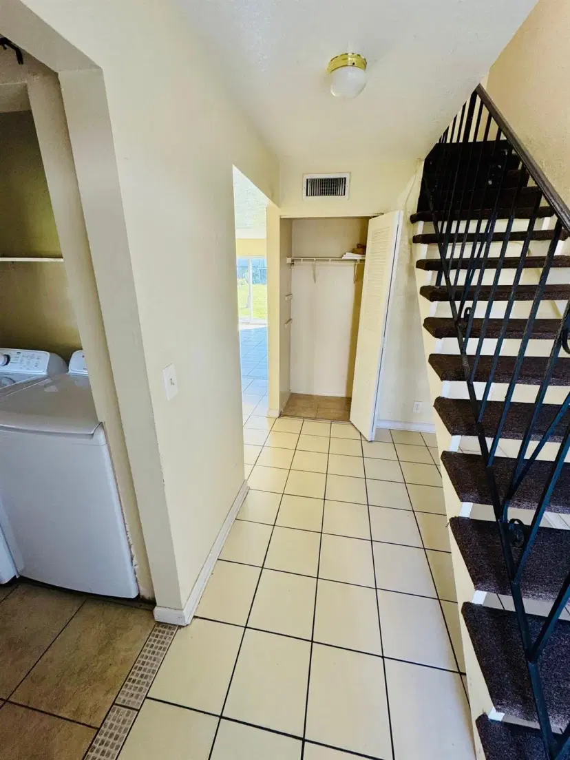 Picture of 3752 NW 21St St 201, Lauderdale Lakes FL 33311
