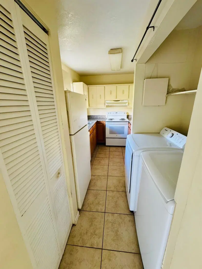 Picture of 3752 NW 21St St 201, Lauderdale Lakes FL 33311