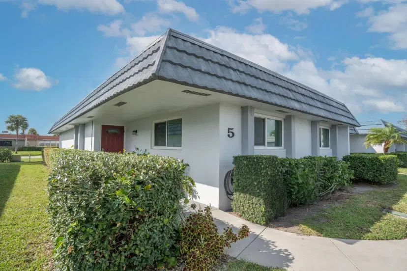 Picture of 2886 Fernley Drive E 5, West Palm Beach FL 33415