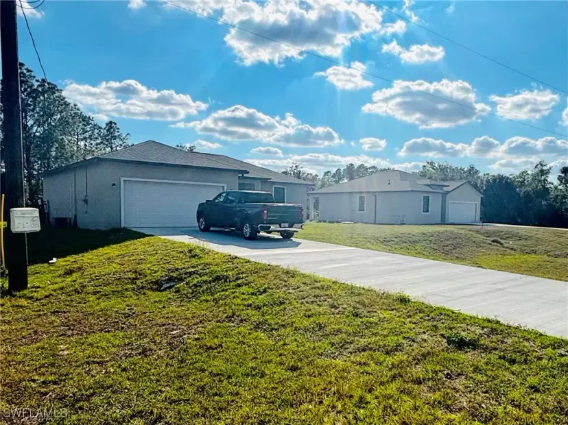 Picture of 537 Greenbriar Blvd, Lehigh Acres FL 33972