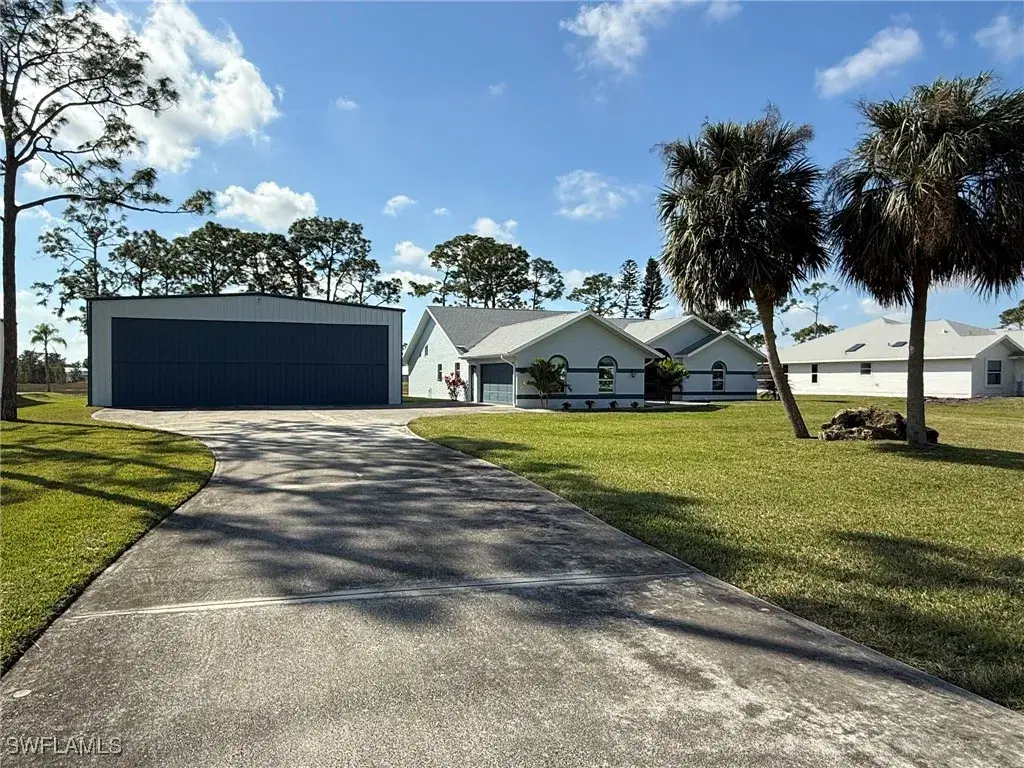Picture of 3740 Downwind Ln, North Fort Myers, FL 33917