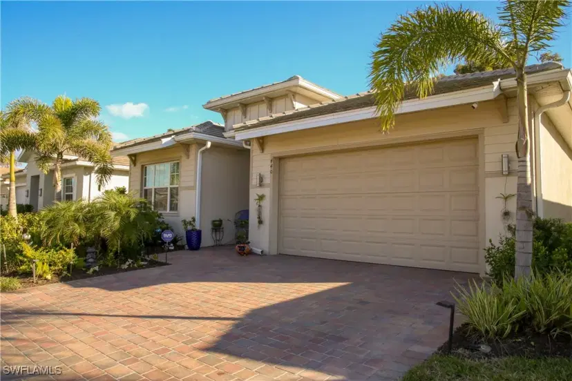 Picture of 440 Polihale Way, Naples FL 34114
