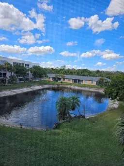 Picture of 3146 Via Poinciana 315, Lake Worth, FL 33467