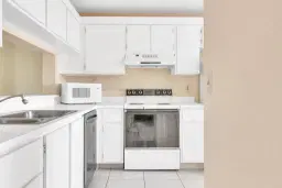 Picture of 3146 Via Poinciana 315, Lake Worth, FL 33467